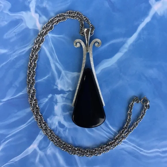 Vintage 1970’s Avon Silver Necklace with Ebony Teardrop Pendant - Picture 16 of 16